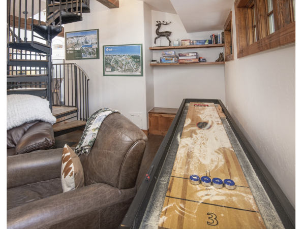 Gorgeous 3 Bedroom Condo in Vail Sleeps 10
